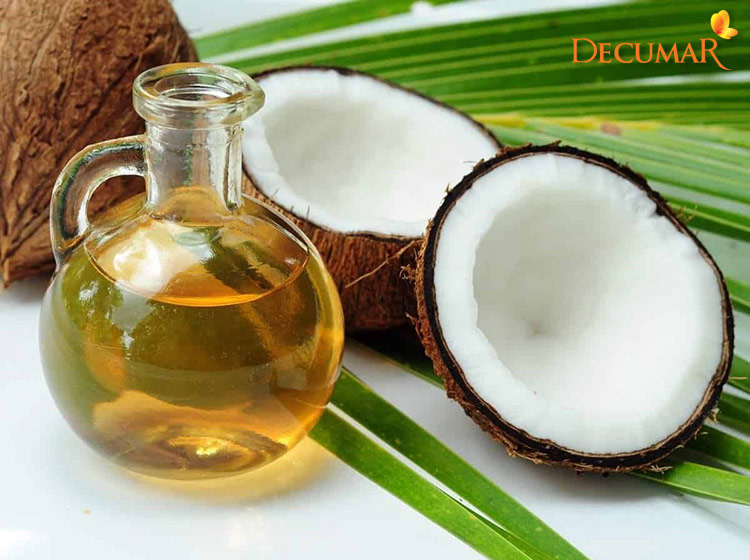 Sử dụng dầu dừa cũng sẽ giúp bạn nhanh chóng lấy lại làn da trắng sáng, hết thâm sau khi nặn mụn