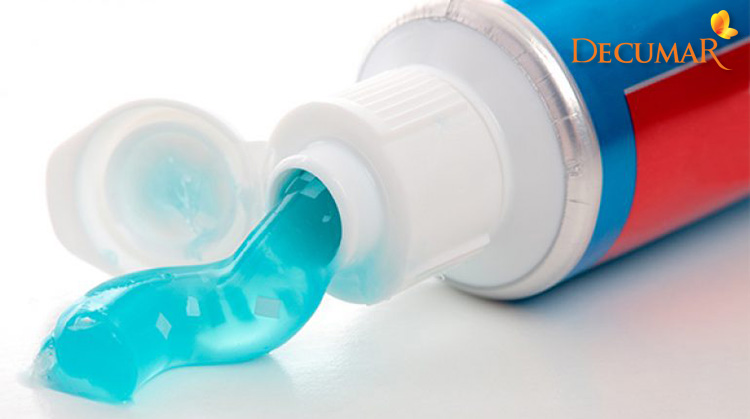 Sử dụng kem đánh răng trị mụn viêm hoàn toàn là vô căn cứ