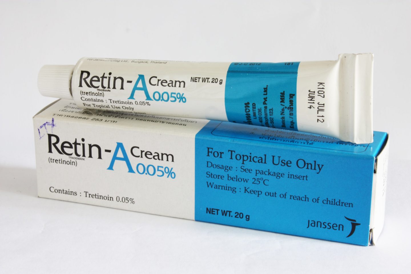 Thuốc bôi trị mụn trứng cá retinoids