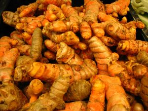 Kem trị thâm mụn tự làm: Bí kíp từ củ nghệ