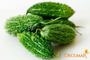 Muốn diện đầm ở lưng phải trị mụn thâm trước đã!