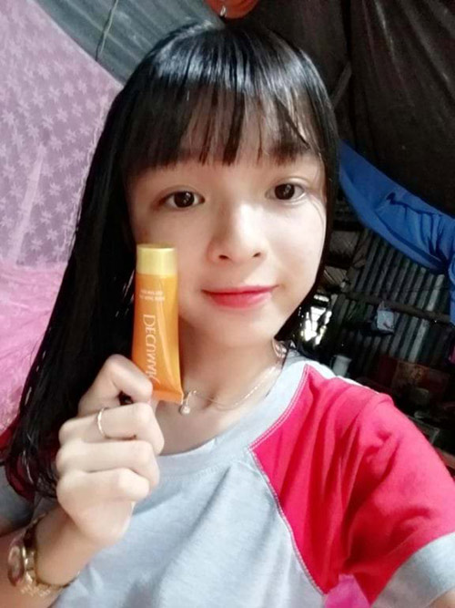 Bí quyết hết cả mụn, thâm và sẹo, nữ sinh Kiên Giang thay đổi khiến bạn bè không tin nổi