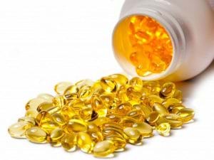 Vitamin E kết hợp với nghệ tươi giúp trị thâm nhanh hơn.
