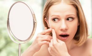 Bất ngờ trước 7 nguyên nhân mọc mụn ít ai biết