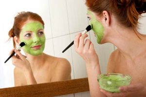 Mặt nạ trị mụn từ bột trà xanh: 8 công thức đơn giản cho bạn gái