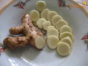 Trị mụn và làm đẹp da hiệu quả với nghệ trắng