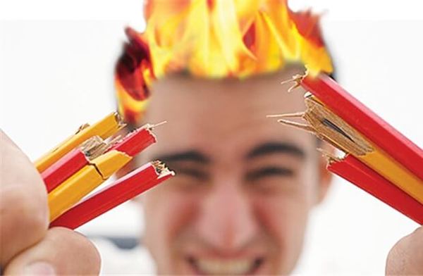 Nguyên nhân gây mụn ẩn dưới cắm