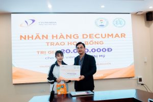 Nhãn hàng Decumar trao học bổng cho sinh viên nghèo vượt khó